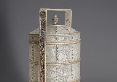 图片[4]-Ivory four-tiered food carrying case in openwork relief, second half of 18th century to early 19th century-China Archive